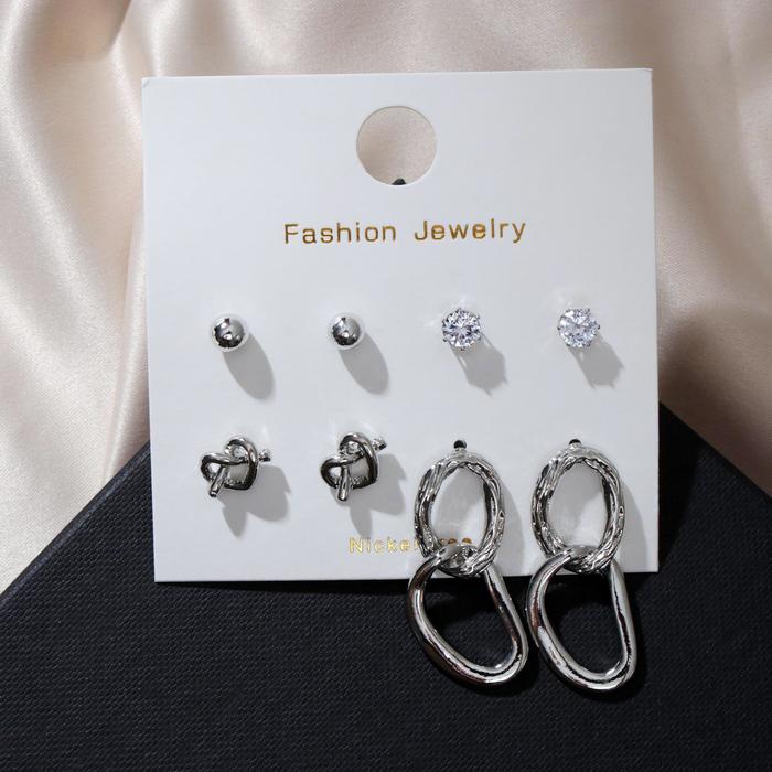 Серьги набор 4 пары "Летние истории" скрепление и узлы в сердцах, цвет белый в серебре 
Серьги набор 4 пары "Летние истории" скрепление и узлы в сердцах, цвет белый в серебре