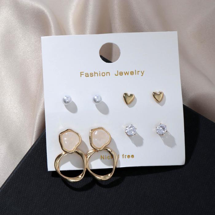 Серьги набор 4 пары "Летние истории" лента и сердца, цвет белый в золоте 
Серьги набор 4 пары "Летние истории" лента и сердца, цвет белый в золоте