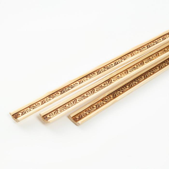 Плинтус СОСНА срощенный "Вьюнок" 300х2,5 см 
Плинтус СОСНА срощенный "Вьюнок" 300х2,5 см