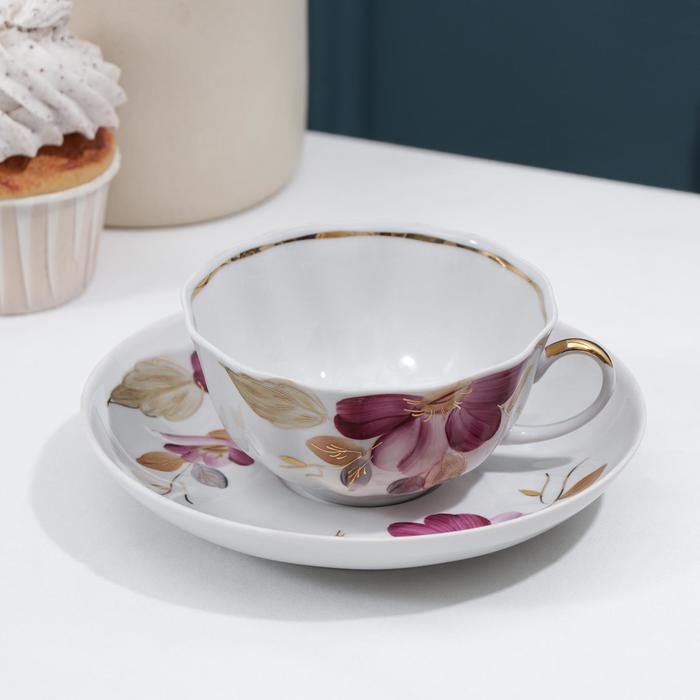 Чашка чайная с блюдцем «Пурпуровый цветок», 220 мл
Чашка чайная с блюдцем «Пурпуровый цветок», 220 мл