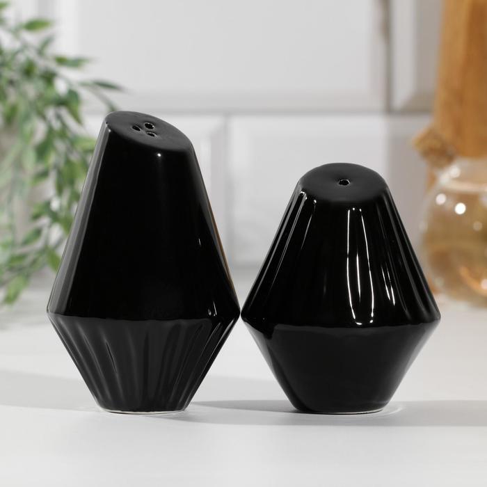 Набор солонка и перечница «Геометрия», чёрный, 14,5 х 10,8 см
Набор солонка и перечница «Геометрия», чёрный, 14,5 х 10,8 см