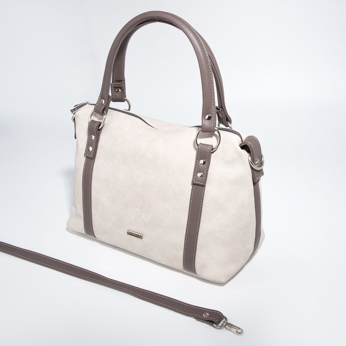 Сумка-саквояж на молнии, наружный карман, длинный ремень, цвет бежевый
Сумка-саквояж на молнии, наружный карман, длинный ремень, цвет бежевый