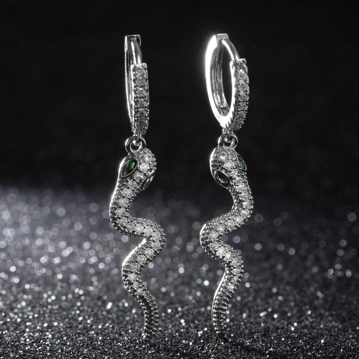Серьги со стразами "Змея" мини, цвет бело-изумрудный в серебре
Серьги со стразами "Змея" мини, цвет бело-изумрудный в серебре