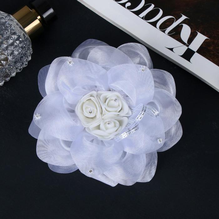 Резинка для волос бант "Школьница" розочки-серединка, белый
Резинка для волос бант "Школьница" розочки-серединка, белый