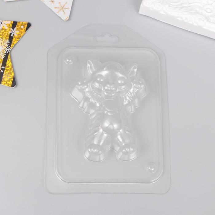 Пластиковая форма " Тигрёнок обнимашка" 7,9х6,3 см
Пластиковая форма " Тигрёнок обнимашка" 7,9х6,3 см