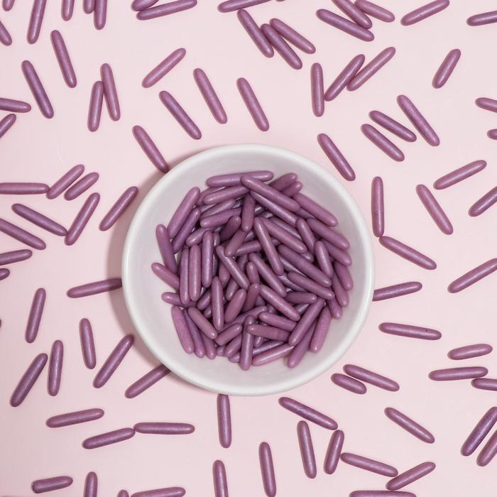 Кондитерская посыпка, палочки зеркальные, фиолетовые, 50 г 
Кондитерская посыпка, палочки зеркальные, фиолетовые, 50 г