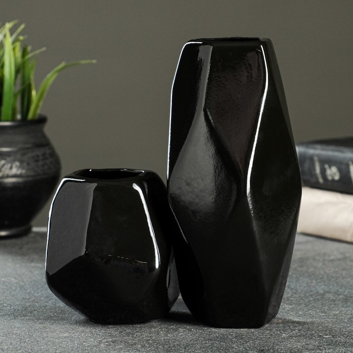 Набор кашпо с вазой "Геометрия", 0,38 и 0,25 л, 9,5 / 19 см, черный
Набор кашпо с вазой "Геометрия", 0,38 и 0,25 л, 9,5 / 19 см, черный