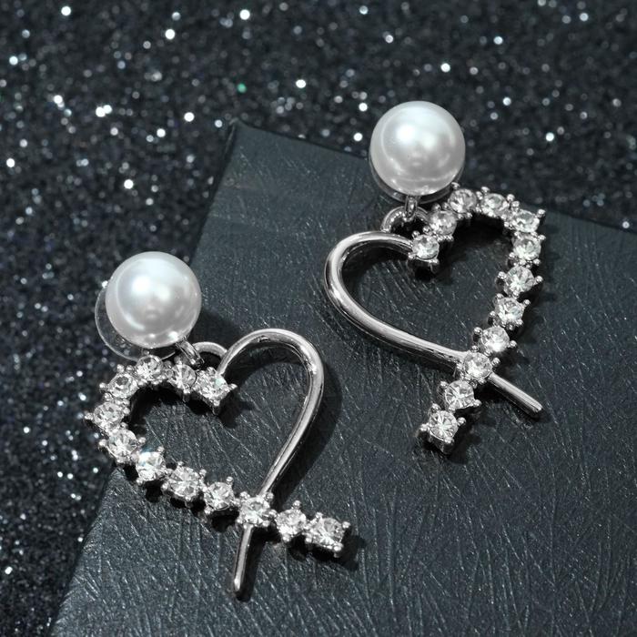 Серьги с жемчугом "Сердце на узелок" контур, цвет белый в серебре
Серьги с жемчугом "Сердце на узелок" контур, цвет белый в серебре