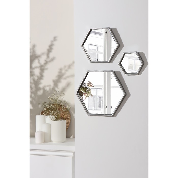 Набор настенных зеркал «Бамбук», зеркальная поверхность 26 × 30 /19,7 × 22,5 /13 × 15 см, цвет серебристый
Набор настенных зеркал «Бамбук», зеркальная поверхность 26 × 30 /19,7 × 22,5 /13 × 15 см, цвет серебристый