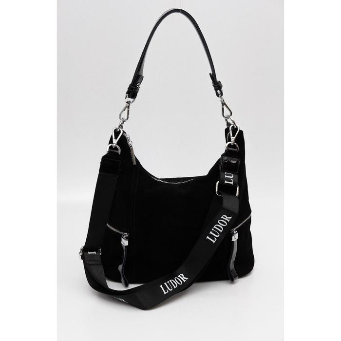 Сумка-мешок, отдел на молнии, 3 наружных кармана, цвет чёрный
Сумка-мешок, отдел на молнии, 3 наружных кармана, цвет чёрный