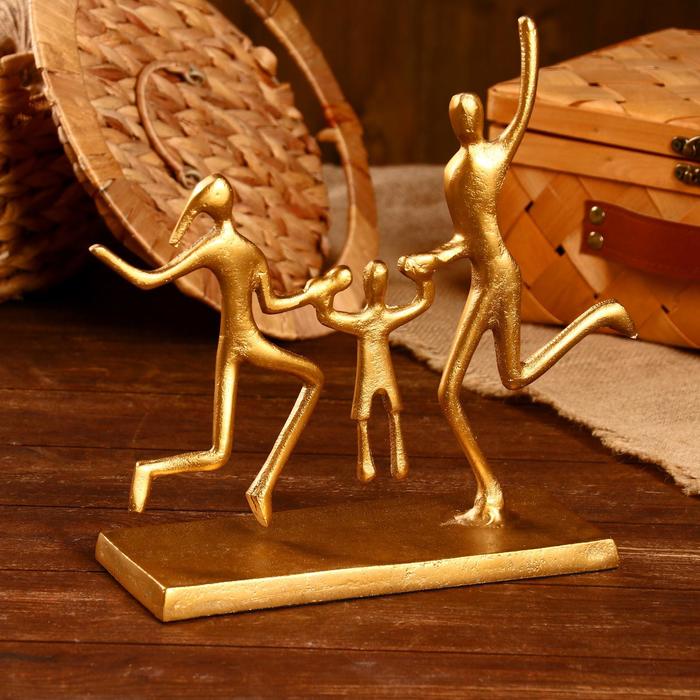 Сувенир "Счастливая семья" алюминий 25,4х10,2х26,7 см (латунное покрытие)
Сувенир "Счастливая семья" алюминий 25,4х10,2х26,7 см (латунное покрытие)