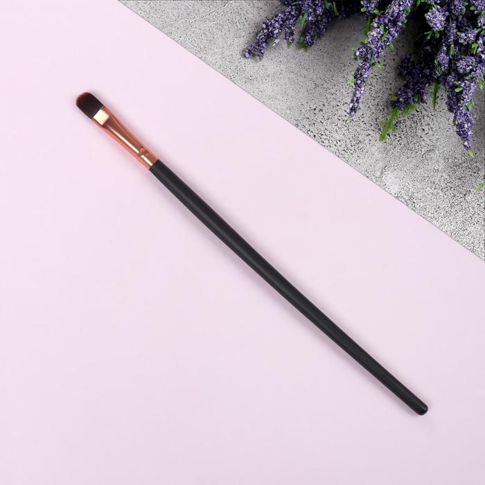 Кисть для макияжа, 18 см, цвет чёрный/золотистый
Кисть для макияжа, 18 см, цвет чёрный/золотистый