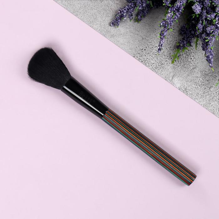 Кисть для макияжа «Полоска», 18,4 см, цвет МИКС
Кисть для макияжа «Полоска», 18,4 см, цвет МИКС