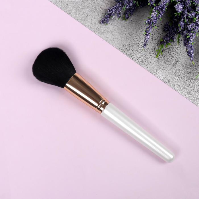 Кисть для макияжа, 19 см, цвет золотистый/белый/чёрный
Кисть для макияжа, 19 см, цвет золотистый/белый/чёрный