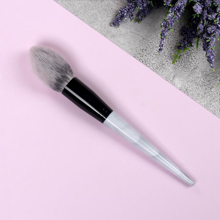 Кисть для макияжа «Мрамор», 19,5 см, цвет белый/чёрный
Кисть для макияжа «Мрамор», 19,5 см, цвет белый/чёрный