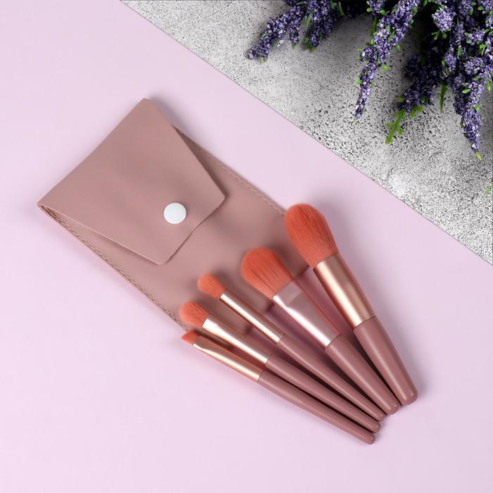 Набор кистей для макияжа «Парфе», 5 предметов, футляр на кнопке, цвет розовый/розовое золото
Набор кистей для макияжа «Парфе», 5 предметов, футляр на кнопке, цвет розовый/розовое золото