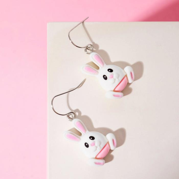 Серьги "Выбражулька" зайчики, цвет бело-розовый в серебре 
Серьги "Выбражулька" зайчики, цвет бело-розовый в серебре