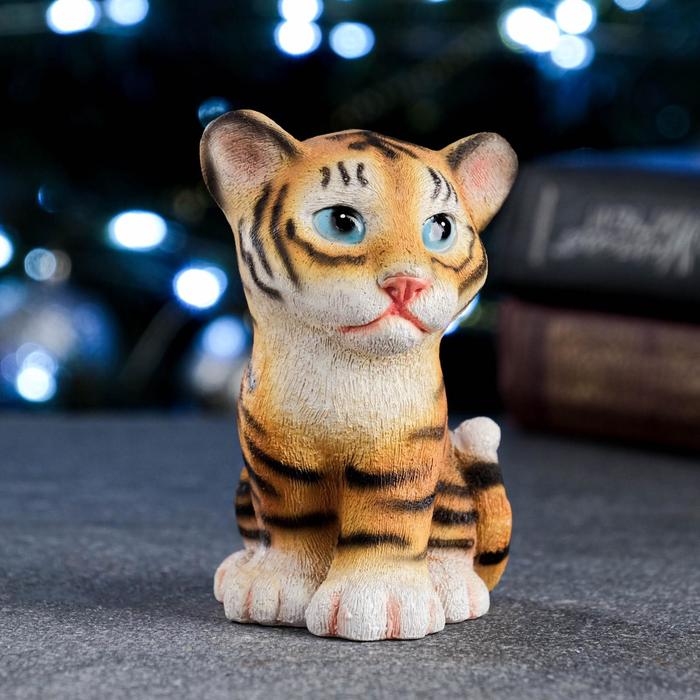 Фигура "Тигренок сидит" 8,5х8х10,5см
Фигура "Тигренок сидит" 8,5х8х10,5см