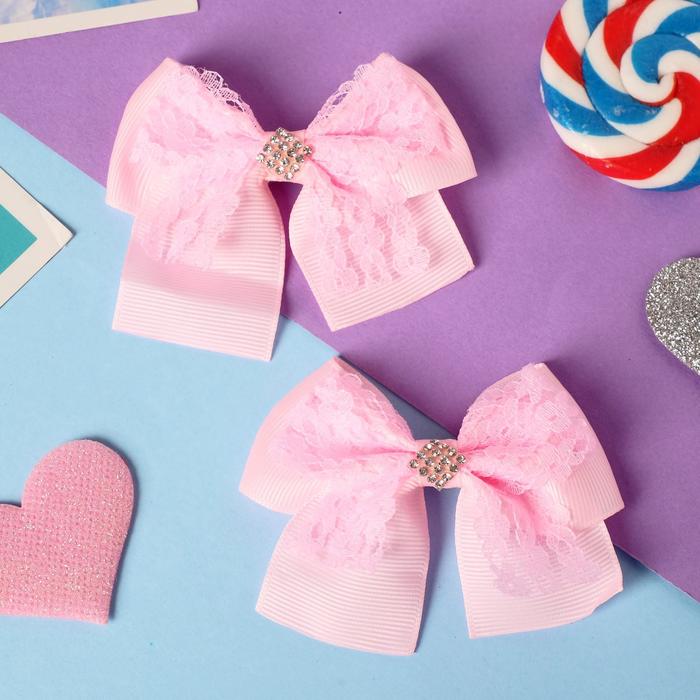 Зажим для волос "Бантик Вивиан" (набор 2 шт) кружево сверкание, 4,5 см, розовый
Зажим для волос "Бантик Вивиан" (набор 2 шт) кружево сверкание, 4,5 см, розовый