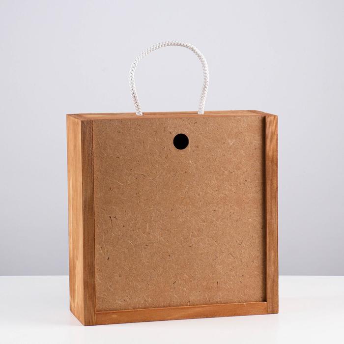 Коробка пенал 25×25×9 см подарочная деревянная, ручка верёвка, цвет дуб
Коробка пенал 25×25×9 см подарочная деревянная, ручка верёвка, цвет дуб