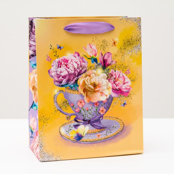 Пакет подарочный "Яркие цветы", 18 х 22,3 х 10 см 
Пакет подарочный "Яркие цветы", 18 х 22,3 х 10 см