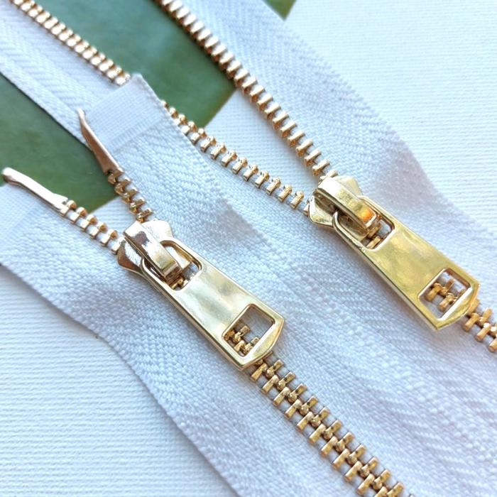 Молния металлическая, с двумя замками №5ТТ, размер 110 см, цвет белый 
Молния металлическая, с двумя замками №5ТТ, размер 110 см, цвет белый