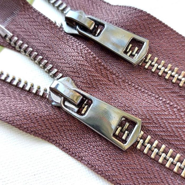 Молния металлическая, с двумя замками №5ТТ, размер 95 см, цвет кофе
Молния металлическая, с двумя замками №5ТТ, размер 95 см, цвет кофе