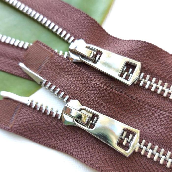 Молния металлическая, с двумя замками №5ТТ, размер 110 см, цвет кофе
Молния металлическая, с двумя замками №5ТТ, размер 110 см, цвет кофе