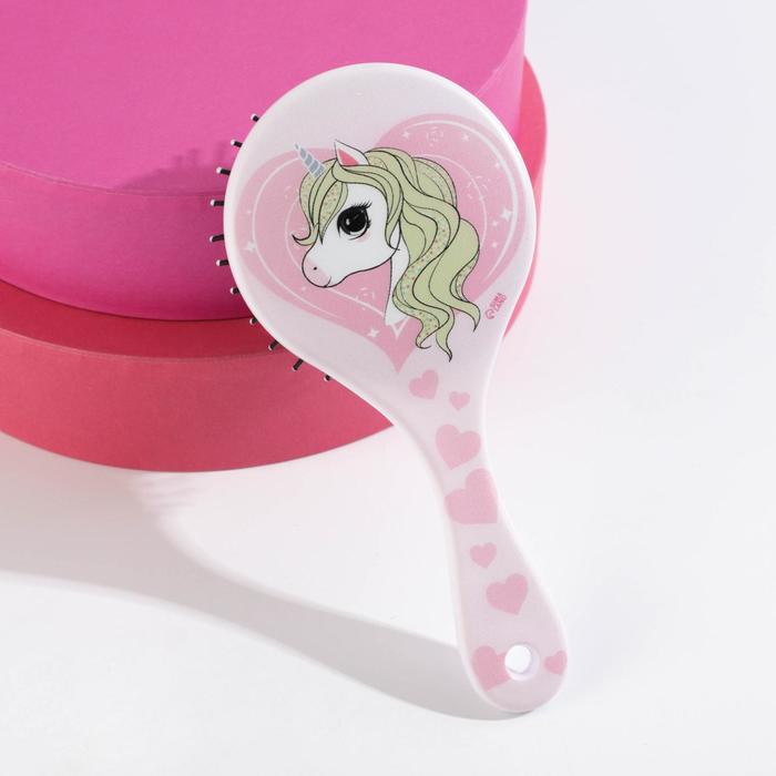 Массажная расческа детская «Волшебный единорог», круглая 16,5 × 8 см 
Массажная расческа детская «Волшебный единорог», круглая 16,5 × 8 см