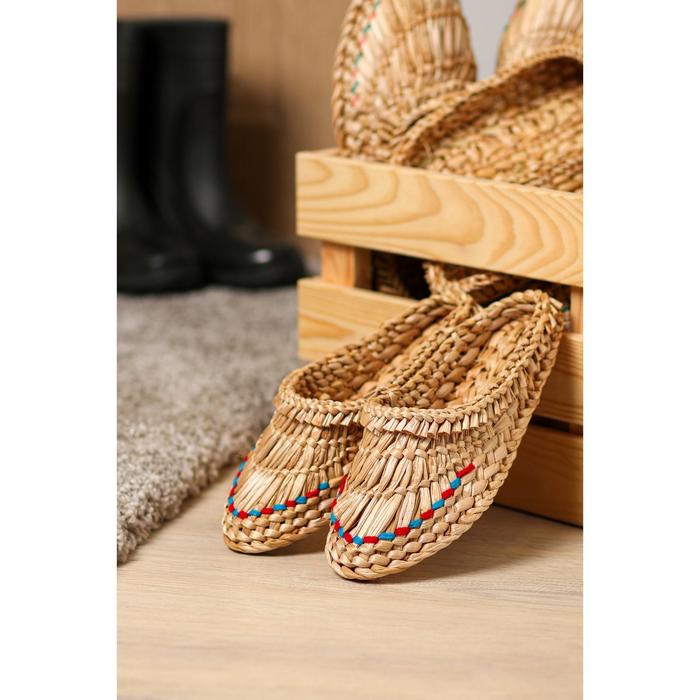 Лапти для бани плетёные из соломы, размер 37-38
Лапти для бани плетёные из соломы, размер 37-38