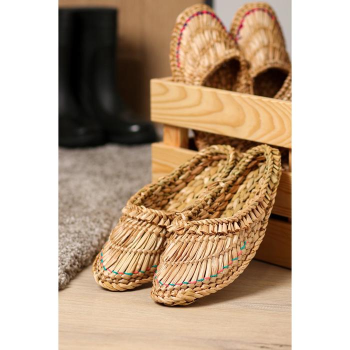 Лапти для бани плетёные из соломы, размер 43-45
Лапти для бани плетёные из соломы, размер 43-45