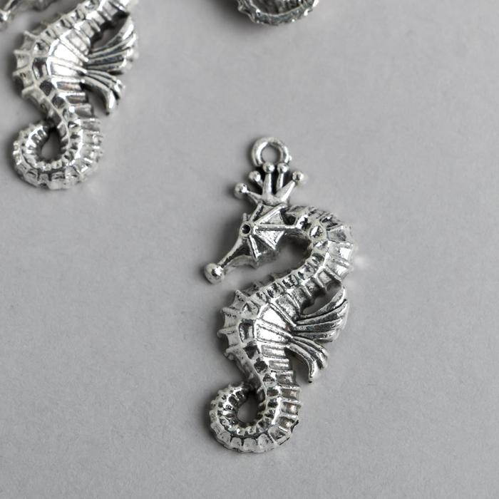 Декор металл для творчества "Морской конёк" серебро 7486 3,7х1,4 см
Декор металл для творчества "Морской конёк" серебро 7486 3,7х1,4 см