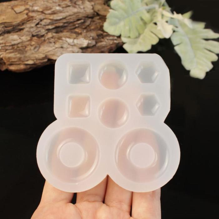 Сборный силиконовый молд серег (2 круглых рамки, 6 форм)
Сборный силиконовый молд серег (2 круглых рамки, 6 форм)