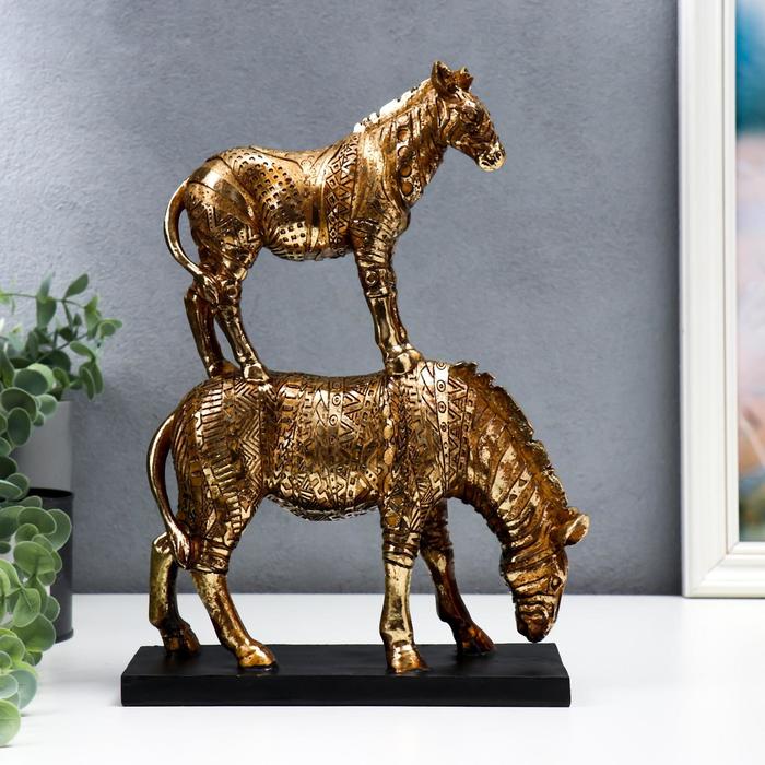 Сувенир полистоун "Золотые зебры - пирамида" 29,7х20,2х8,9 см
Сувенир полистоун "Золотые зебры - пирамида" 29,7х20,2х8,9 см