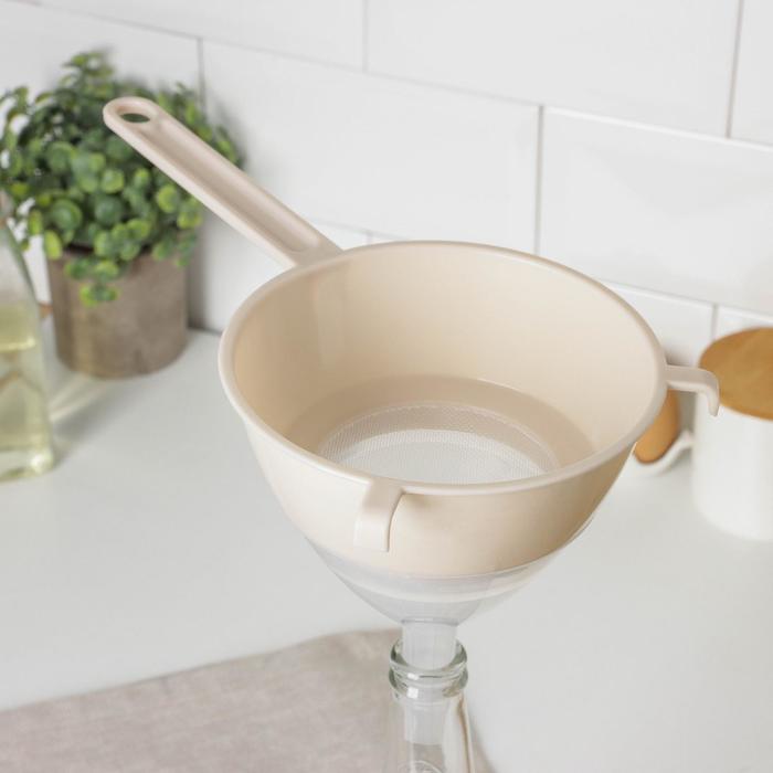 Сито с воронкой, d=13 см, цвет бежевый
Сито с воронкой, d=13 см, цвет бежевый