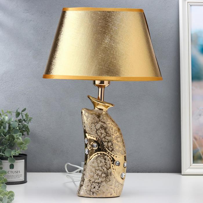 Настольная лампа "Венеция", 1х40Вт Е27, цвет золото
Настольная лампа "Венеция", 1х40Вт Е27, цвет золото