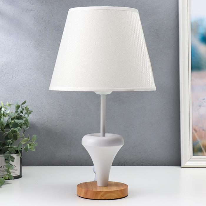 Настольная лампа Love, 1х40Вт Е27, цвет белый
Настольная лампа Love, 1х40Вт Е27, цвет белый