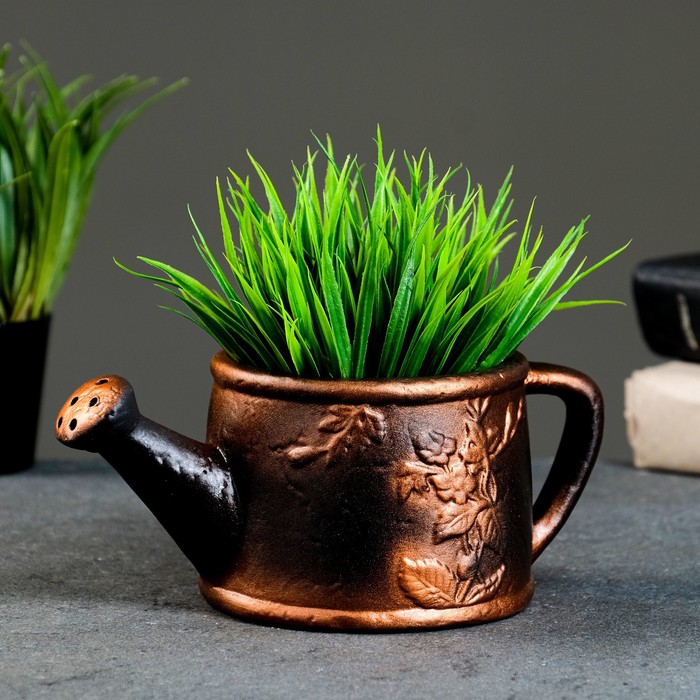 Фигурное кашпо «Лейка» 8х18х10см черное/медь
Фигурное кашпо «Лейка» 8х18х10см черное/медь