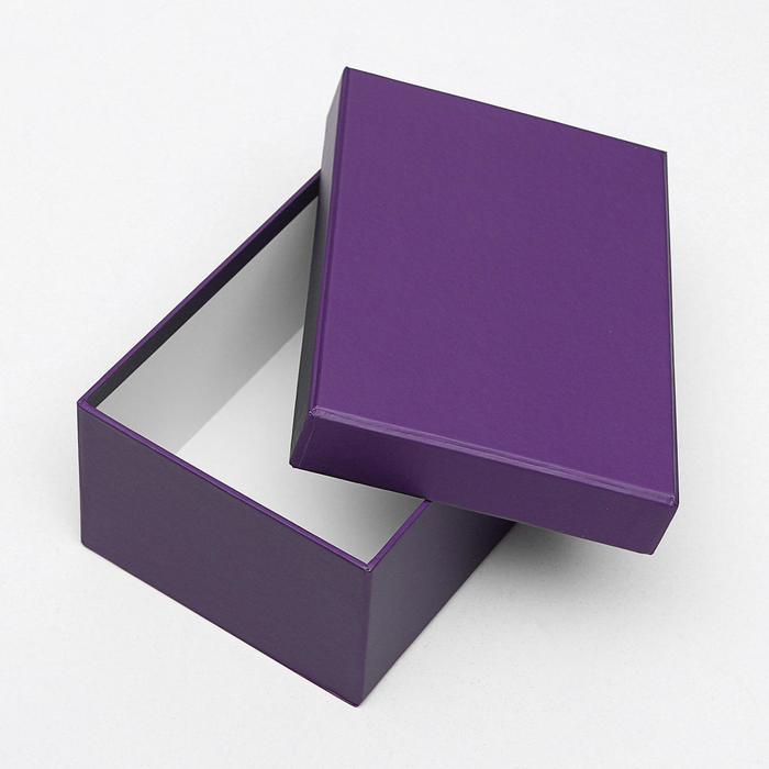 Подарочная коробка "Пурпурный", 28,5 х 18,5 х 12 см
Подарочная коробка "Пурпурный", 28,5 х 18,5 х 12 см