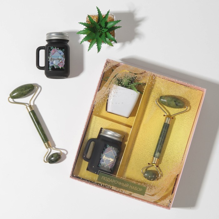 Свеча и массажер "Притягивай взгляды", подарочный набор, 17 х 20,5 х 5,5 см.
Свеча и массажер "Притягивай взгляды", подарочный набор, 17 х 20,5 х 5,5 см.