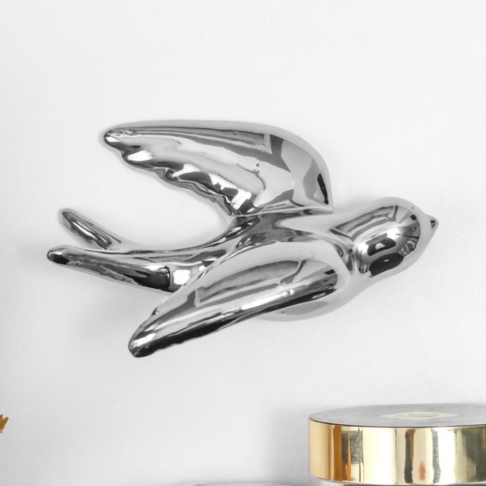 Декор настенный керамика "Серебристая ласточка" 7,5х6х10 см
Декор настенный керамика "Серебристая ласточка" 7,5х6х10 см