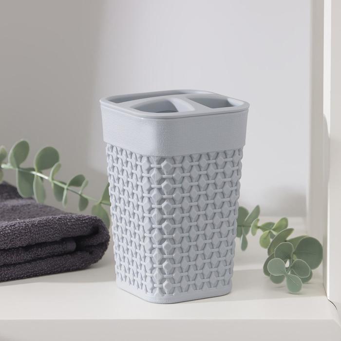 Подставка для зубных щёток Oslo, 7,5×7,5×11,3 см, цвет серый шторм
Подставка для зубных щёток Oslo, 7,5×7,5×11,3 см, цвет серый шторм