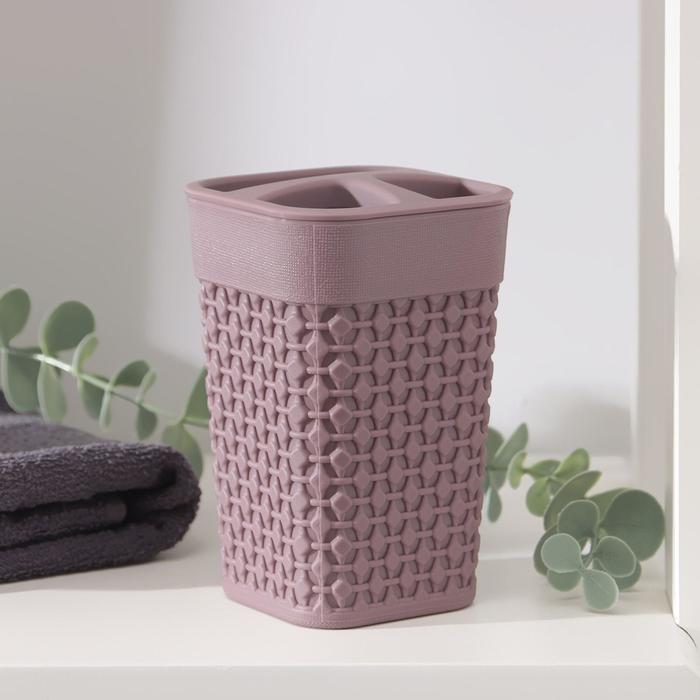 Подставка для зубных щёток Oslo, 7,5×7,5×11,3 см, цвет черничный морс
Подставка для зубных щёток Oslo, 7,5×7,5×11,3 см, цвет черничный морс