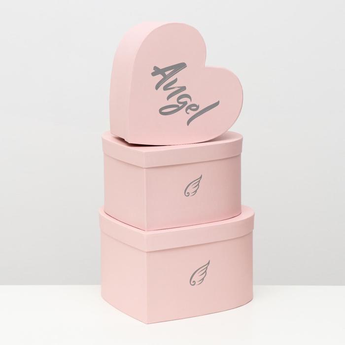 Набор коробок 3 в 1 "Сердца" розовый, 29 x 28 x 16-23 x 22 x 12 см
Набор коробок 3 в 1 "Сердца" розовый, 29 x 28 x 16-23 x 22 x 12 см