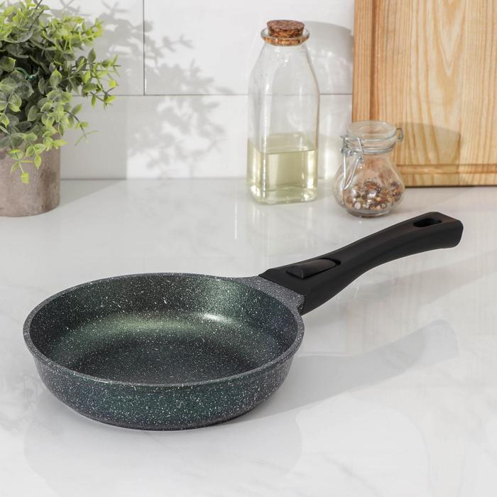 Сковорода «Изумруд», d=20 см, съёмная ручка, антипригарное покрытие, цвет зелёный
Сковорода «Изумруд», d=20 см, съёмная ручка, антипригарное покрытие, цвет зелёный