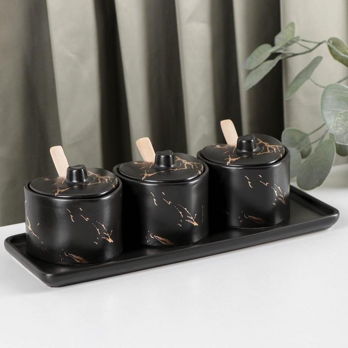 Набор банок на керам подставке «Gold. Сердце», 3 банки 8×7,5×6,5 см, 3 ложки, цветет чёрный
Набор банок на керам подставке «Gold. Сердце», 3 банки 8×7,5×6,5 см, 3 ложки, цветет чёрный