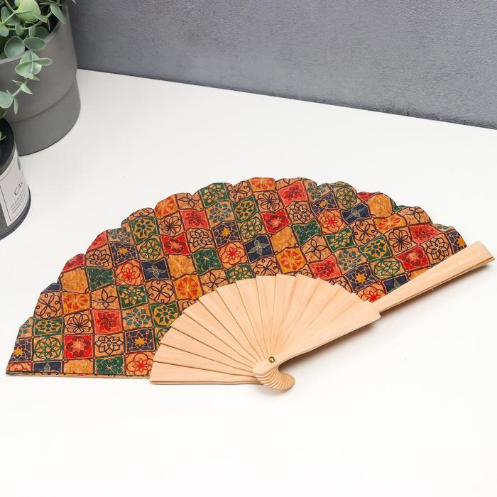 Веер дерево, текстиль "Плиточный узор" 23 см 
Веер дерево, текстиль "Плиточный узор" 23 см