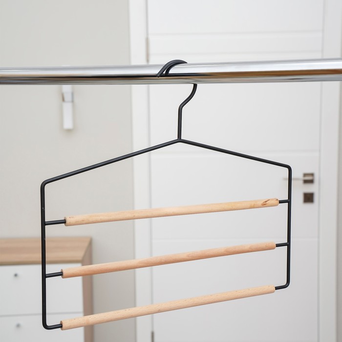 Вешалка для брюк и юбок многоуровневая SAVANNA Wood, 3 перекладины, 37×32×1,1 см, цвет чёрный
Вешалка для брюк и юбок многоуровневая SAVANNA Wood, 3 перекладины, 37×32×1,1 см, цвет чёрный