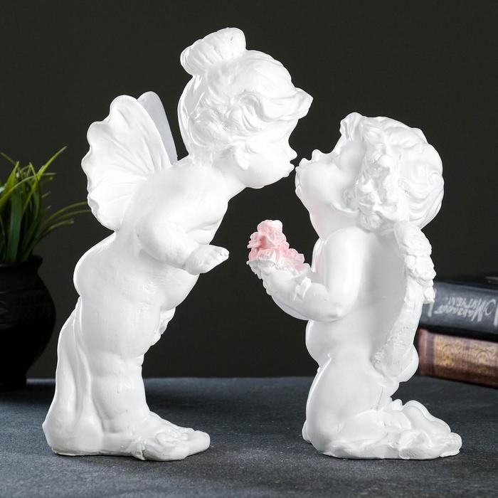 Фигура "Ангелы искренность" белая 
Фигура "Ангелы искренность" белая