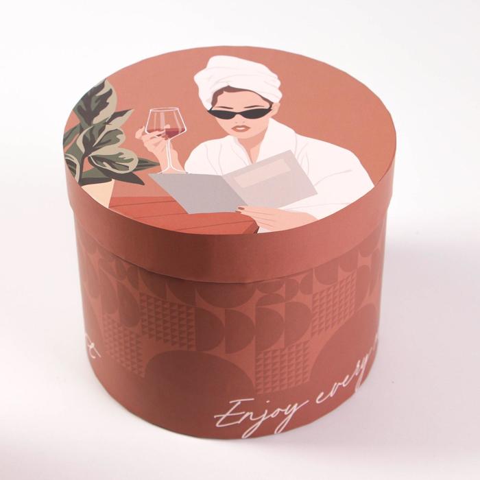 Коробка подарочная круглая Girl, 15 × 18 см
Коробка подарочная круглая Girl, 15 × 18 см